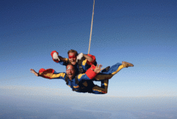 low-res-Parachutisme-Adrénaline-630x422-300x201.gif