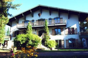 chalets-lac-à-la-truite-1-300x200.jpg